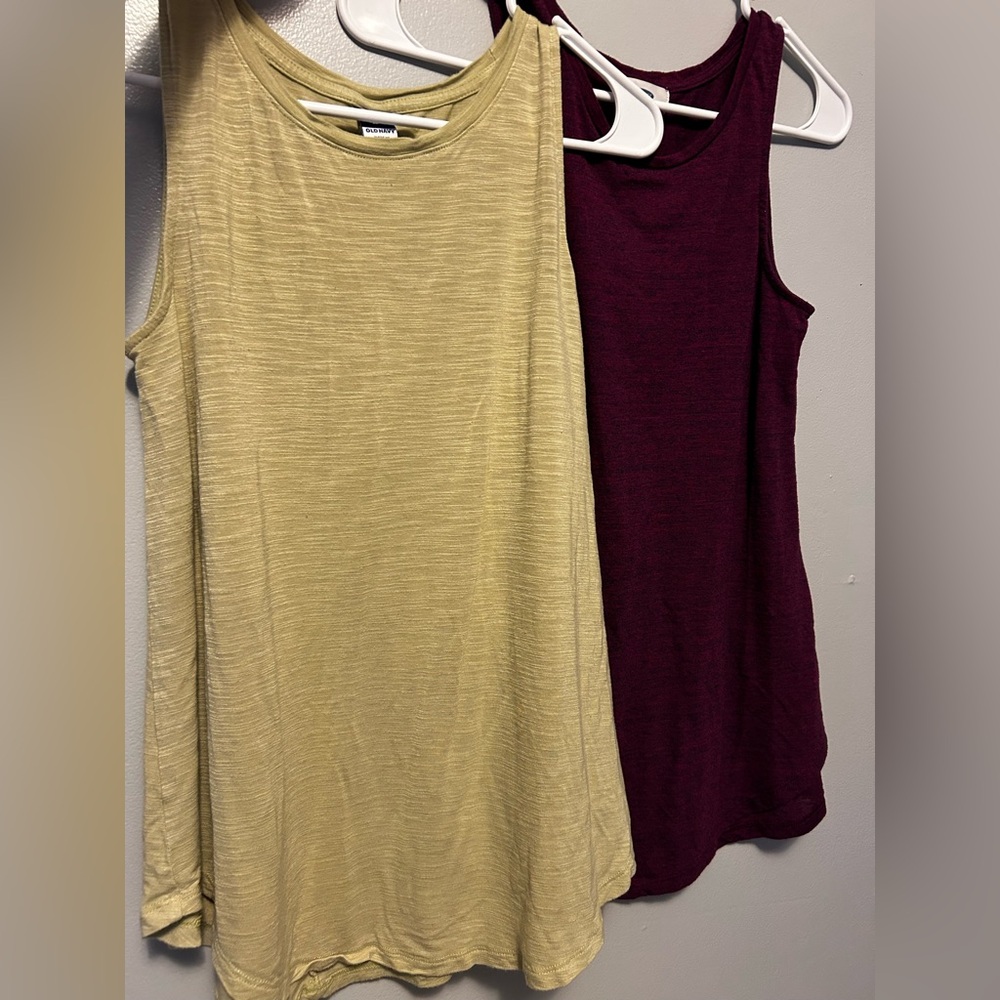 Lot of 2 Old Navy XS Tank Tops – Luxe Soft Blend – Maroon & Light Olive Green